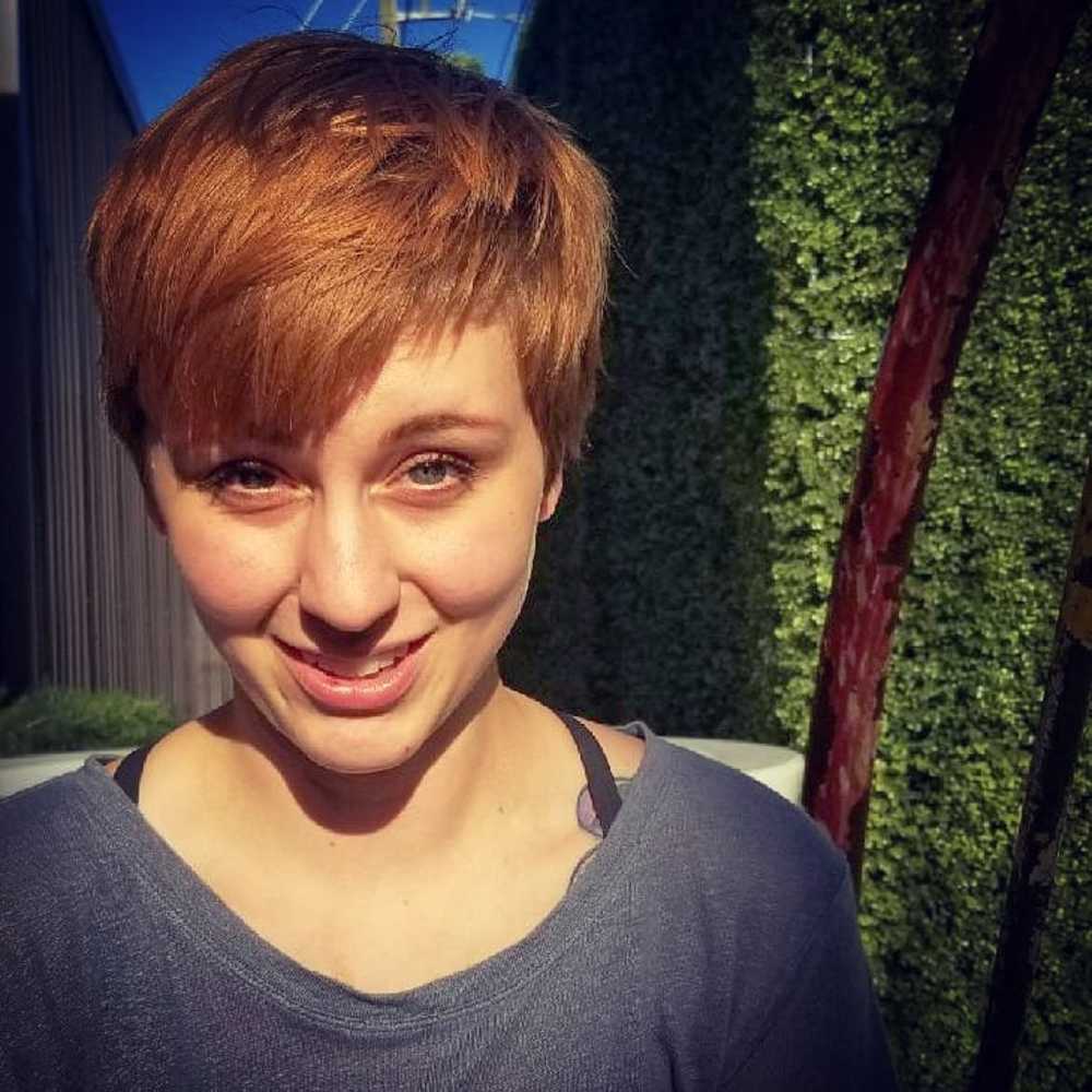 Meet your Posher, Caris